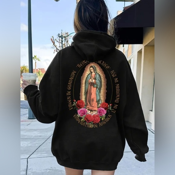 Tops - NWT Small but oversized steetwear fleece lined hoodie with Kangaroo pockets.